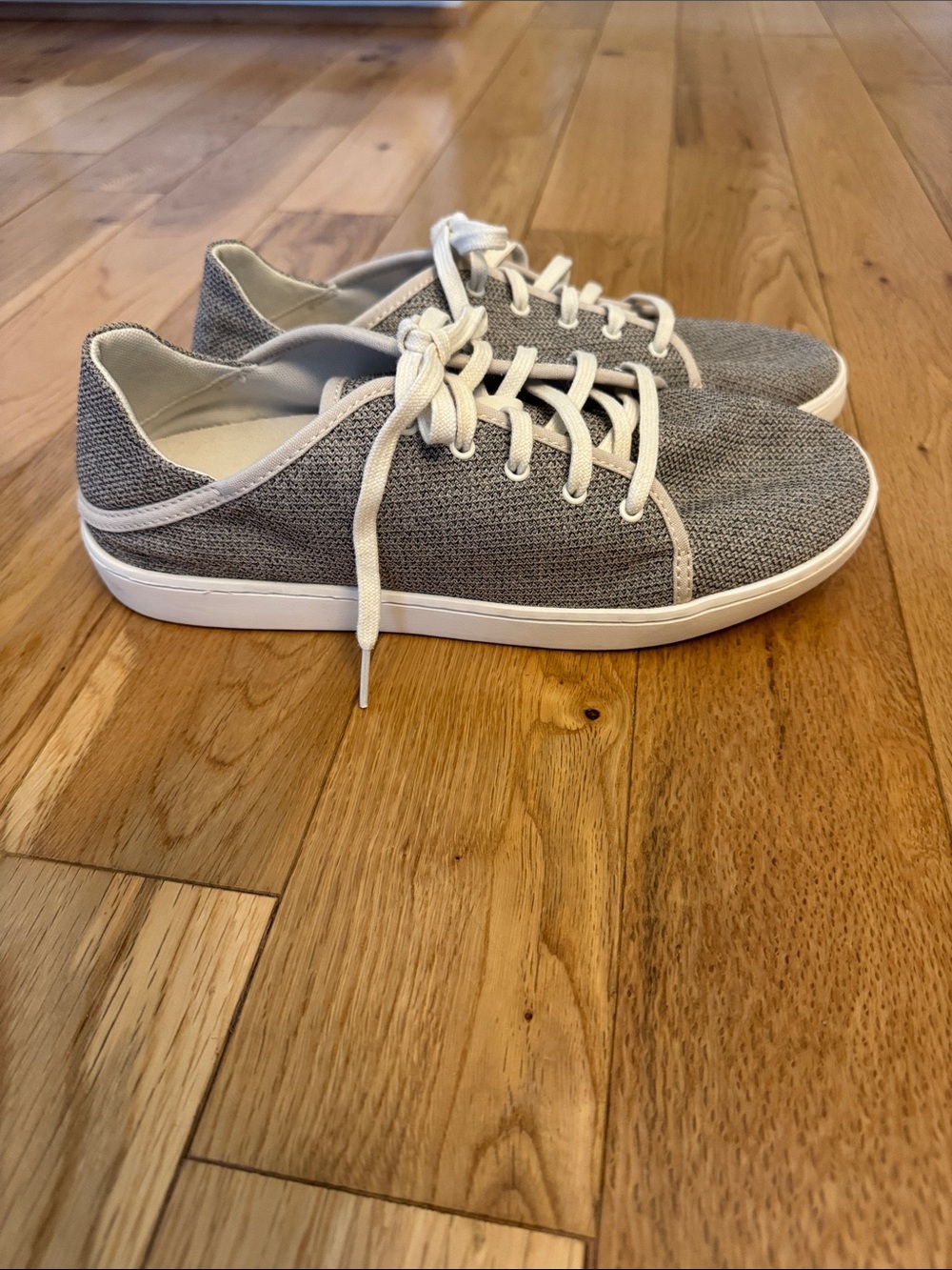 NWOT olukai Sneakers